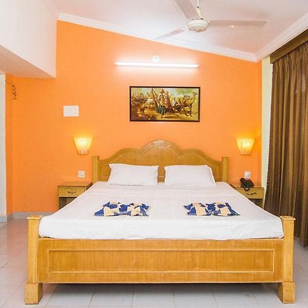 Lui Beach Resort Candolim Exterior photo