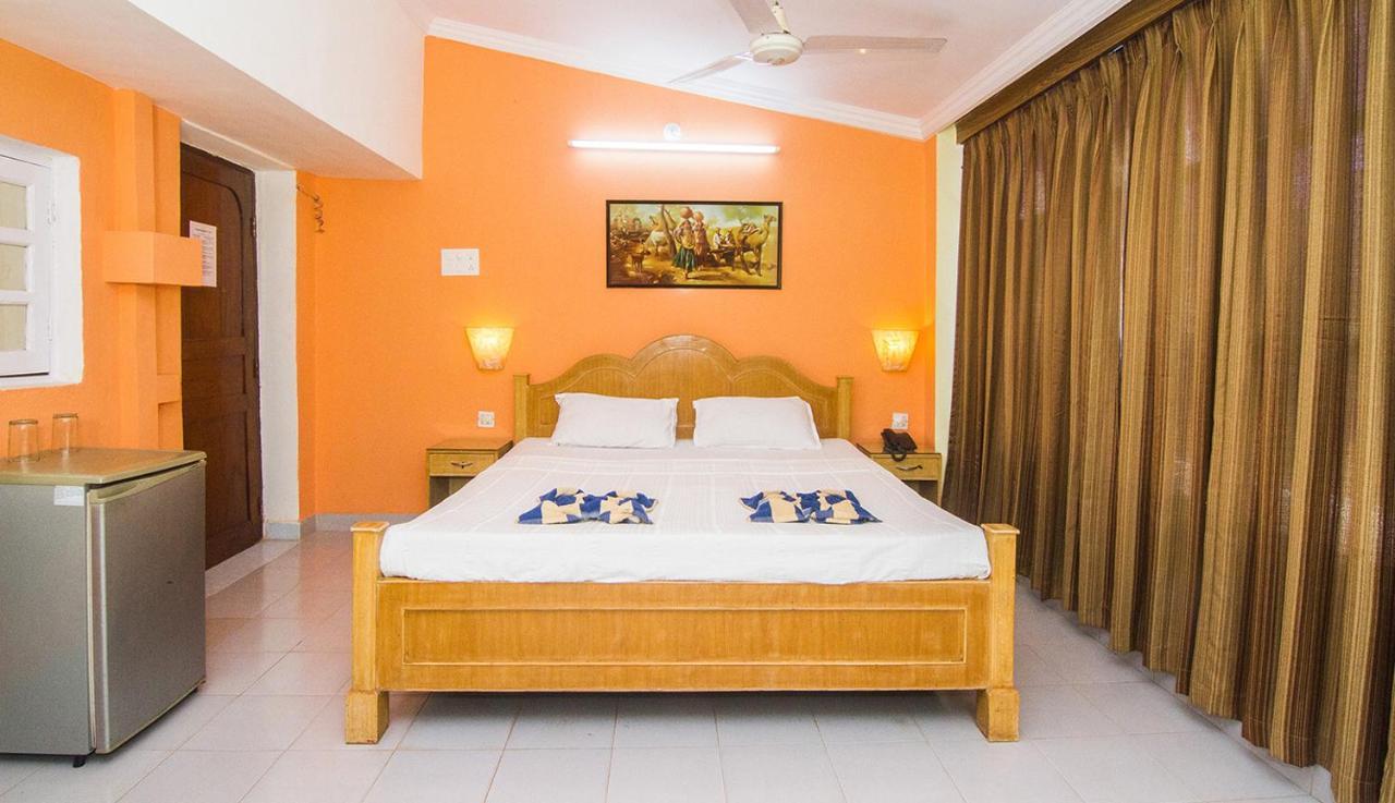 Lui Beach Resort Candolim Exterior photo