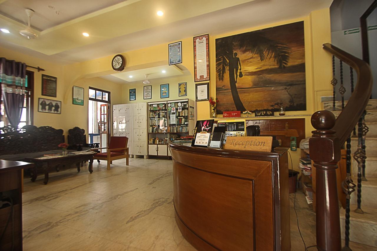 Lui Beach Resort Candolim Exterior photo