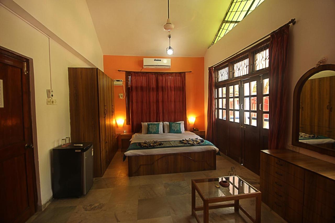 Lui Beach Resort Candolim Exterior photo