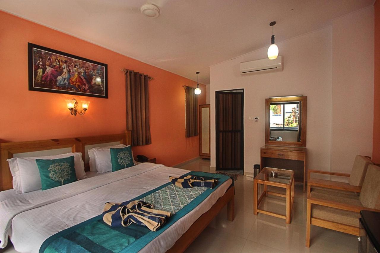 Lui Beach Resort Candolim Exterior photo