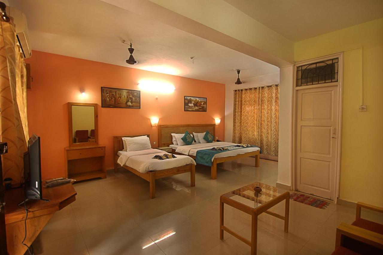 Lui Beach Resort Candolim Exterior photo